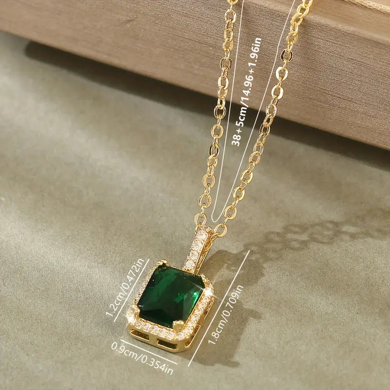 Oro Esmeralda Rectangular Halo Collar