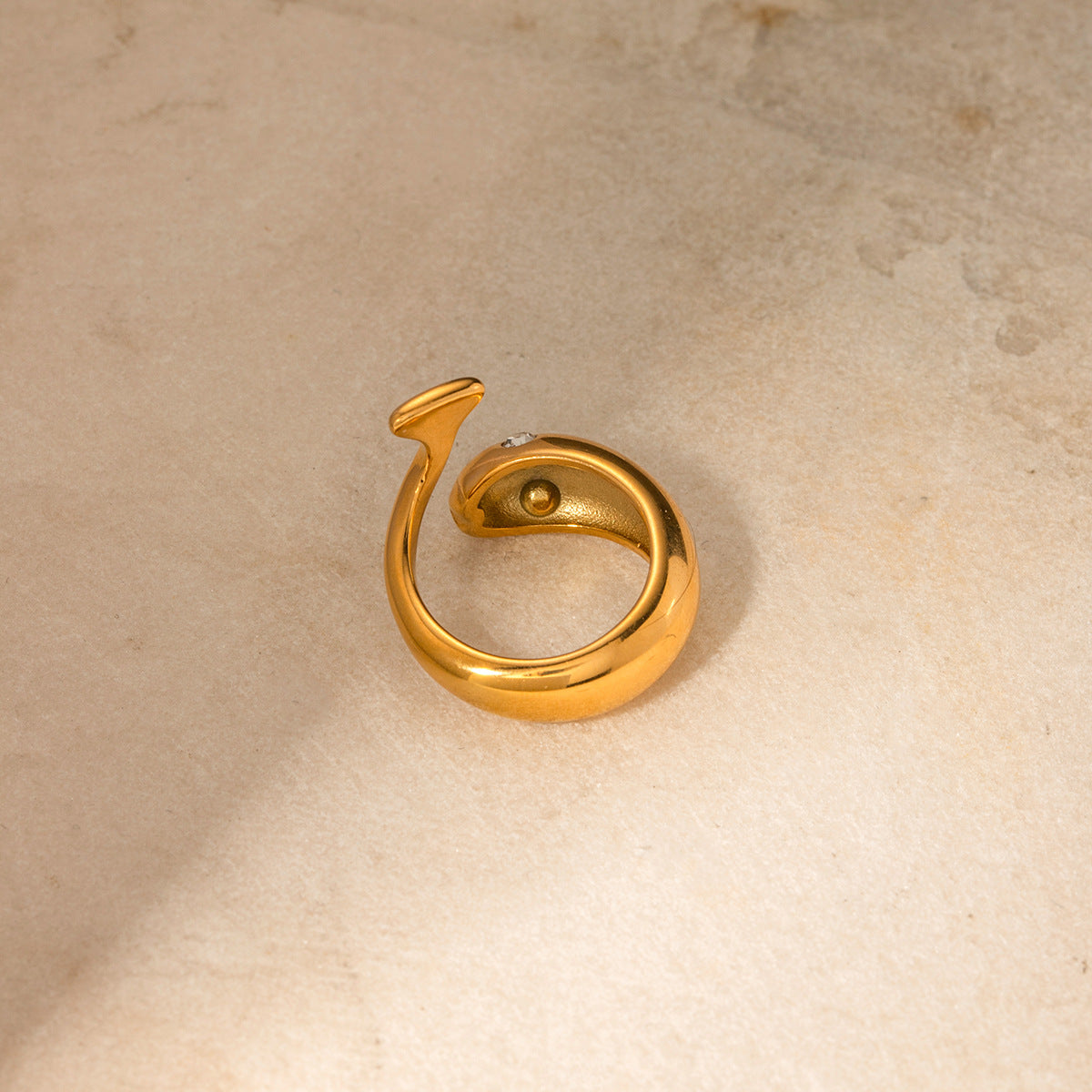 Etta Oro Serpent Anillo