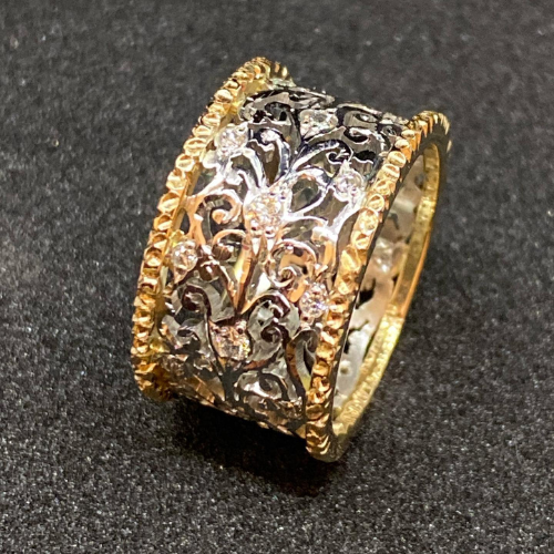 Plata and Oro Ornate Band Anillo