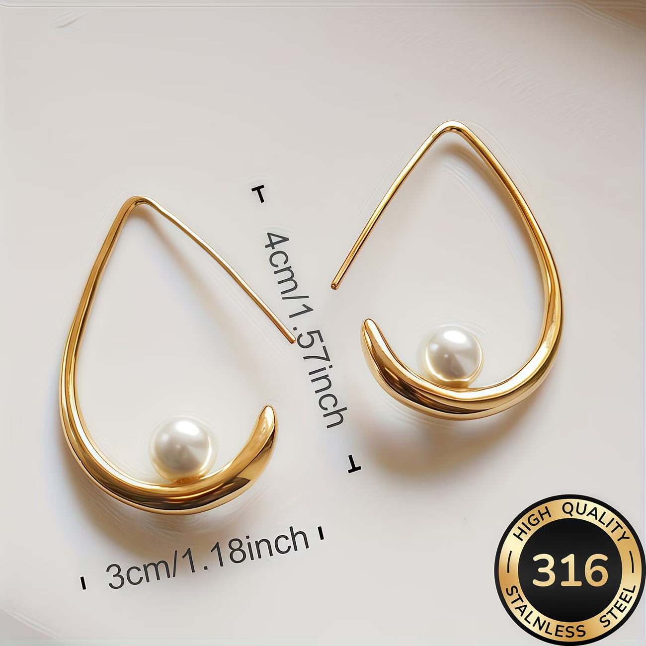 Crescent Perla Aretes de Aro