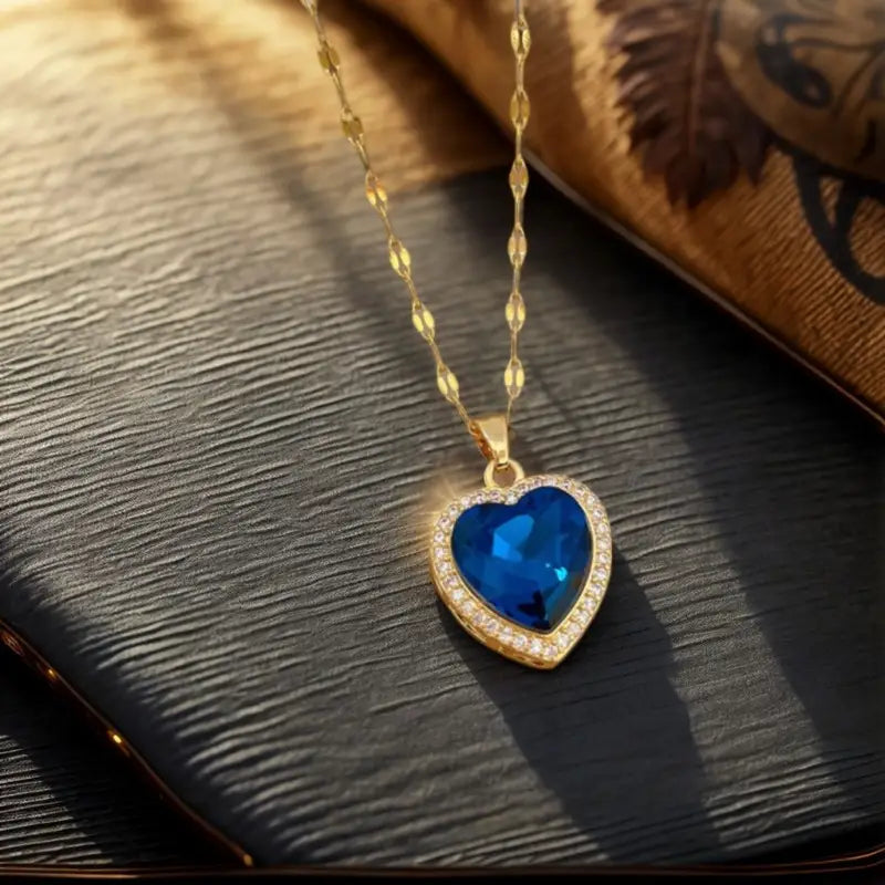 Oro Zafiro Corazón Collar