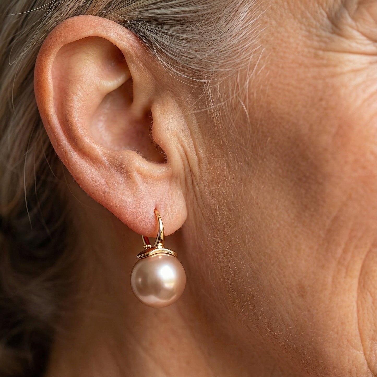 Whisper of Perlas Aretes