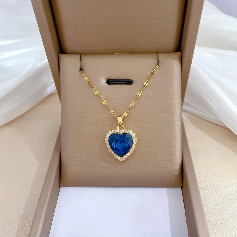 Oro Zafiro Corazón Collar