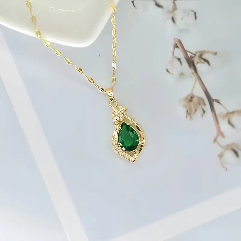 Oro Esmeralda Teardrop Pendant Collar