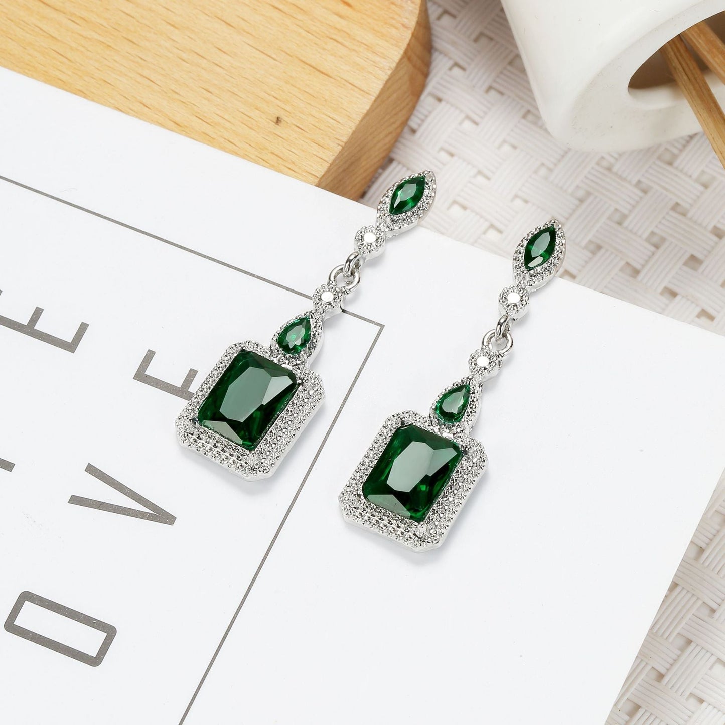 Clarion Verdancia Aretes | Blanco Oro