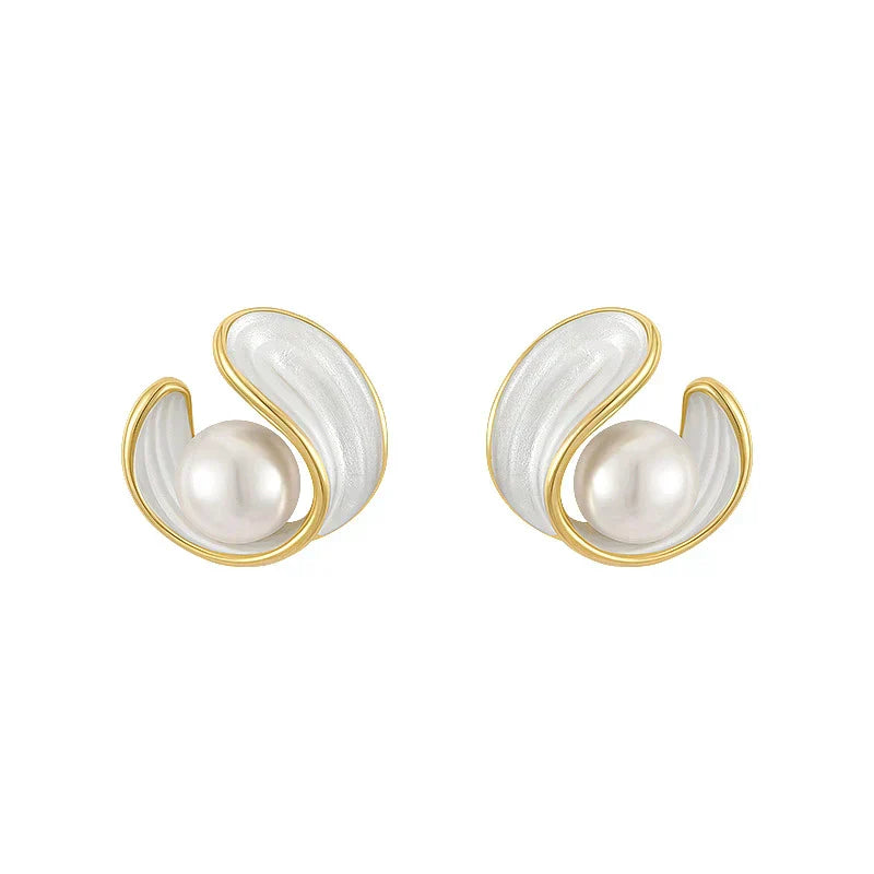 Oro Swirl Perla Aretes de Botón