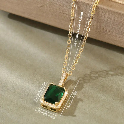 Oro Esmeralda Rectangular Halo Collar