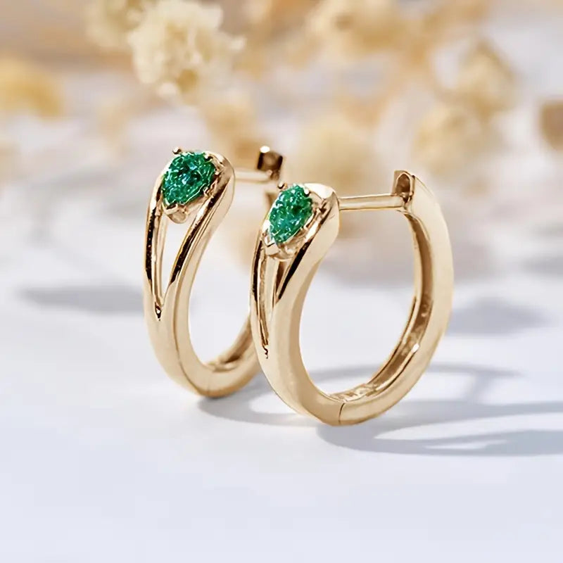 Oro Esmeralda Accent Aretes de Aro