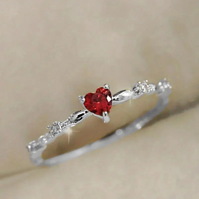 Oro Rubí Corazón Anillo