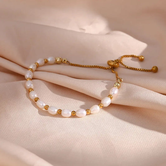 Elegant Perla and Oro Pulsera