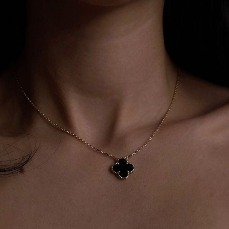 Clover Collar Black
