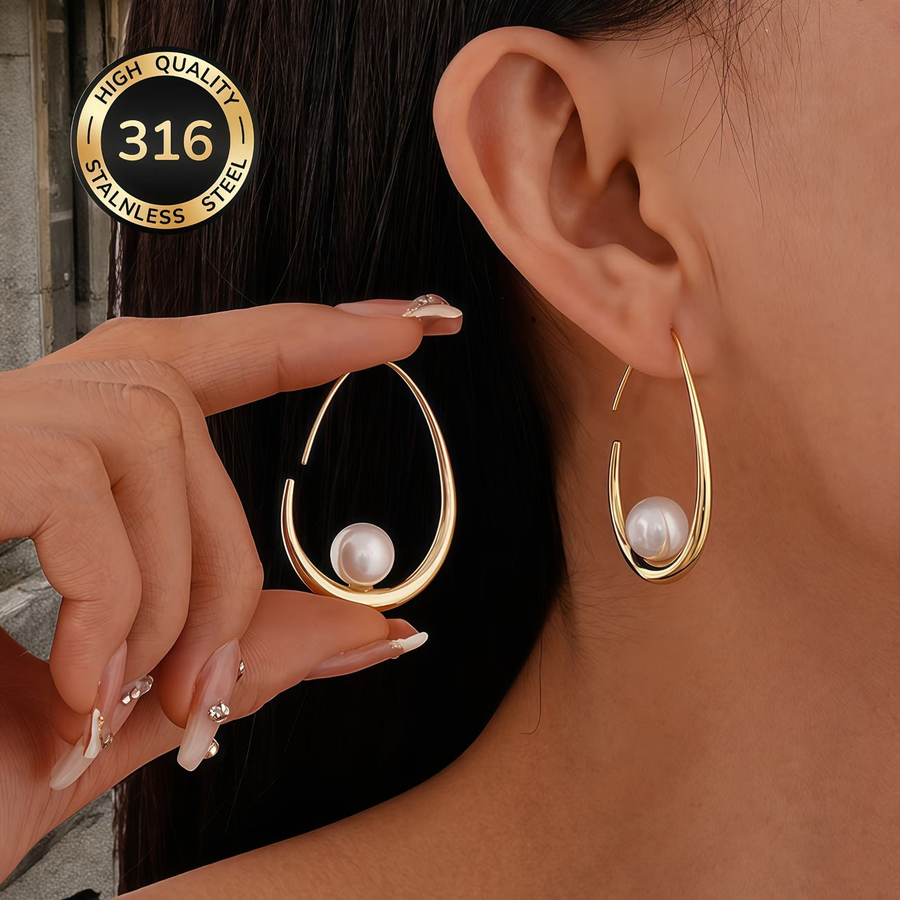 Crescent Perla Aretes de Aro