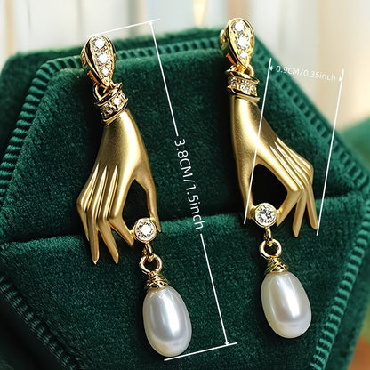 Graceful Hand Aretes de Perlas