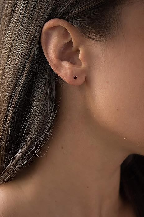 Rubí Round Aretes de Botón | Oro