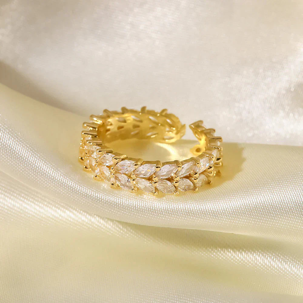 Clarisse Patterned Oro Anillo