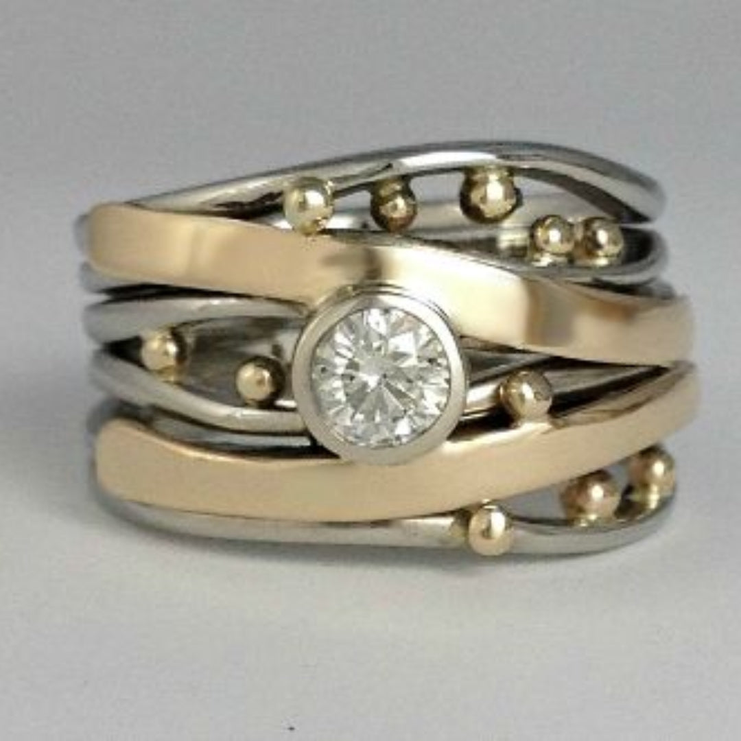 Plata and Oro Bezel Wrap Anillo