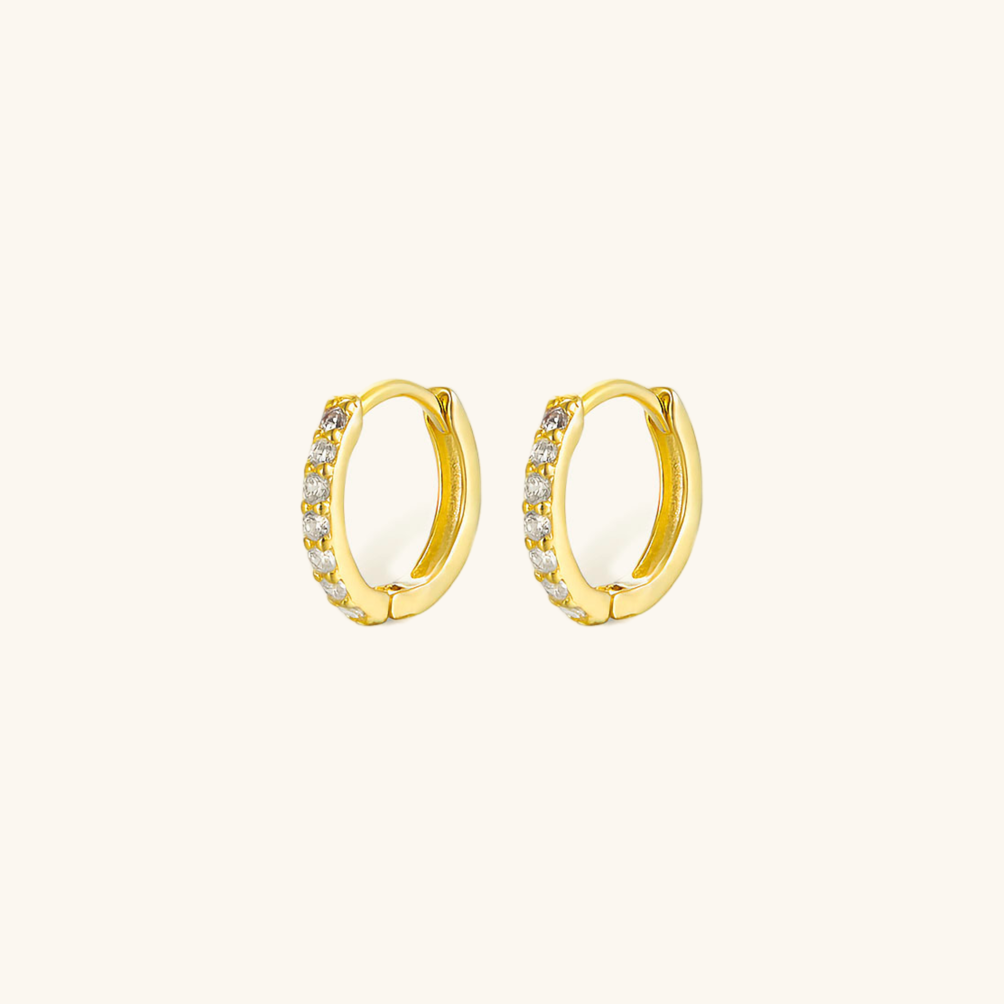 Alexandria Huggie Aretes