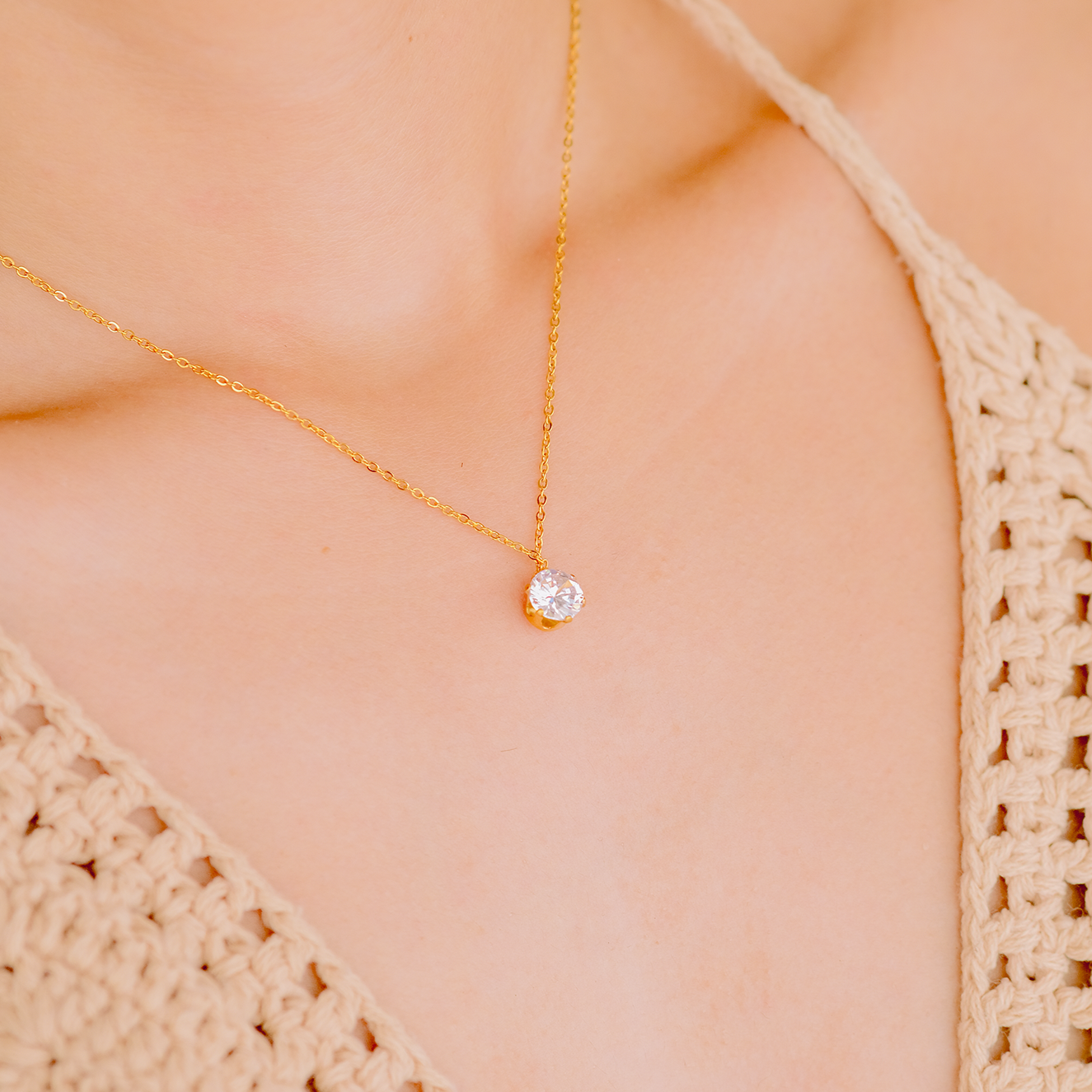 Kyla Solitaire Oro Collar