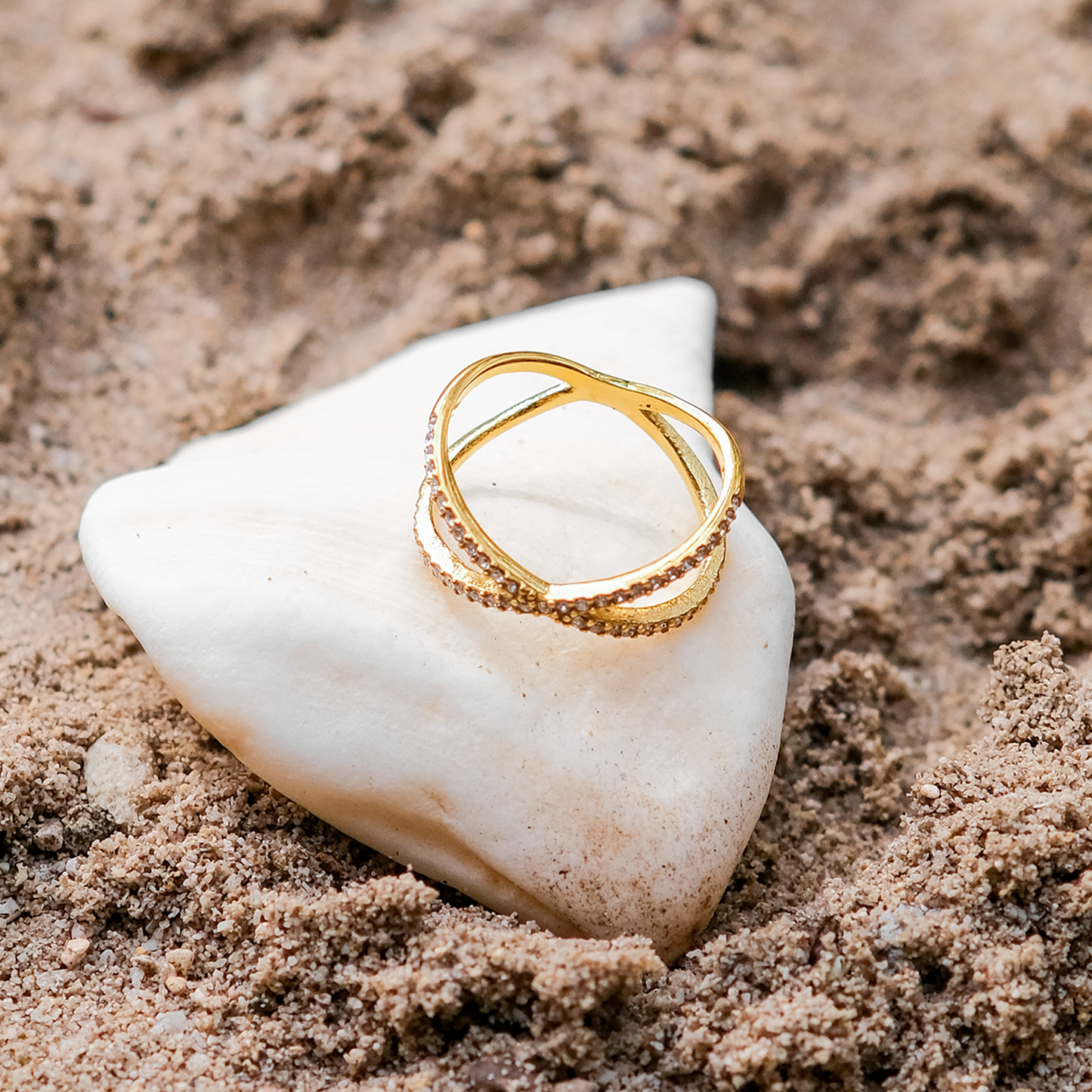 Nia Oro Diamante Cross Anillo