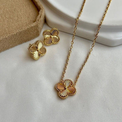Clover Aretes