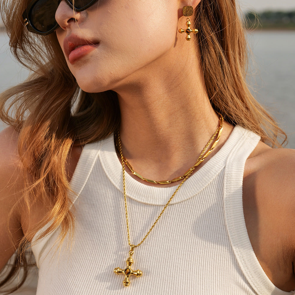 Della Oro Collar