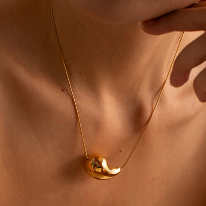 Sandra Drop Collar