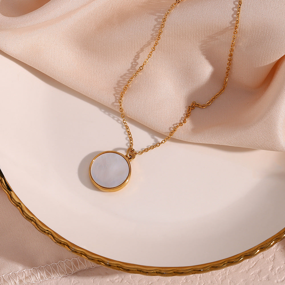 Evangeline Lunar Oro Collar