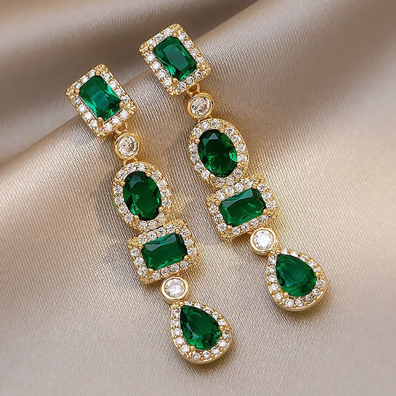 Coraline Esmarisse Dangle Aretes | Oro