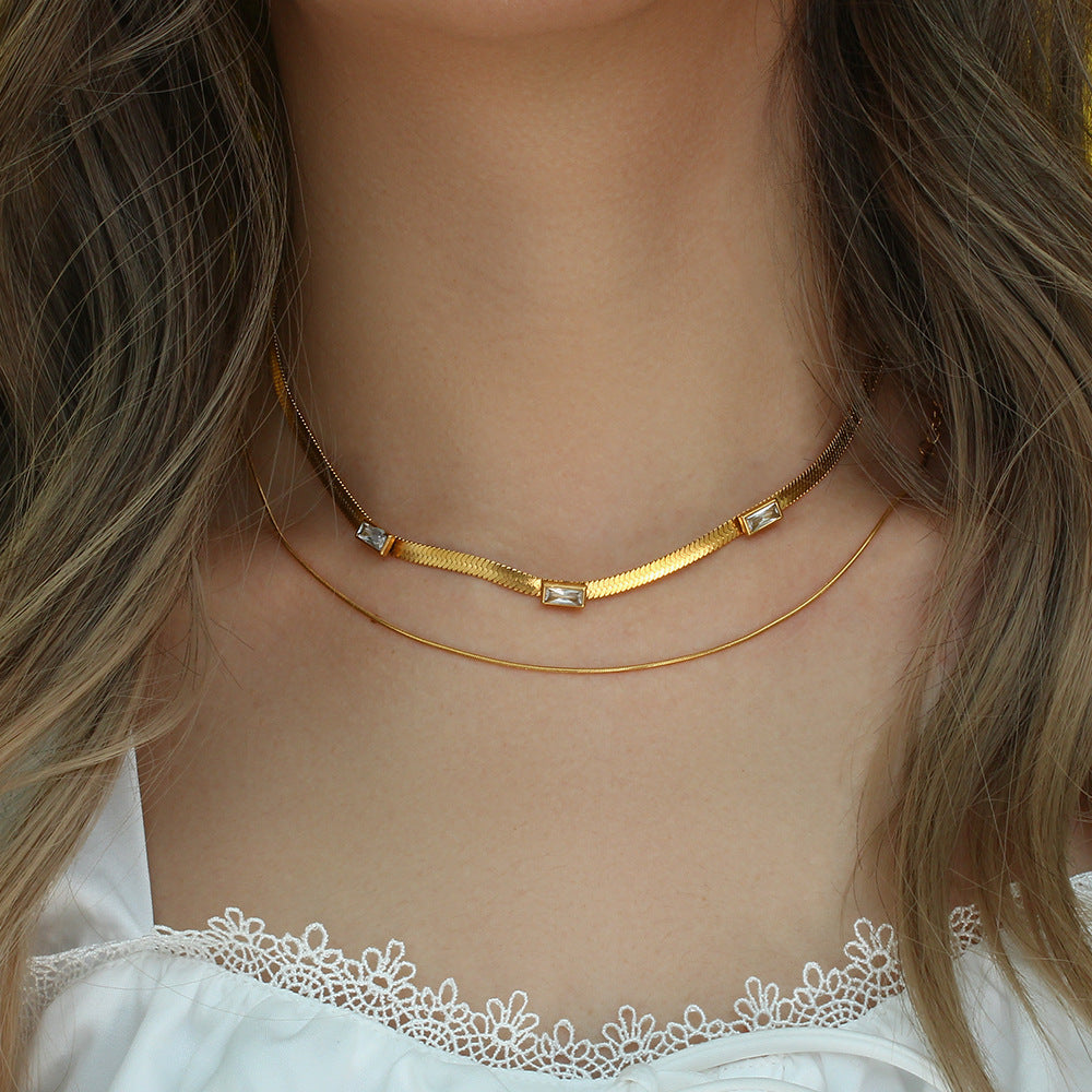 Eve Herringbone Oro Collar