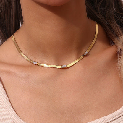 Eve Herringbone Oro Collar