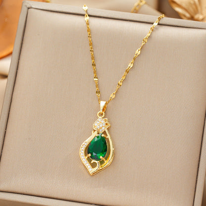Oro Esmeralda Teardrop Pendant Collar
