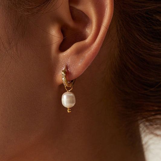 Sara Aretes de Perlas