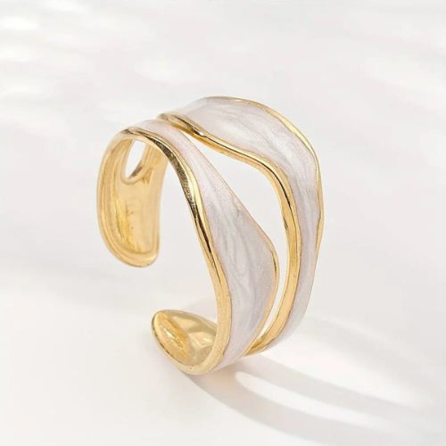 Plata and Oro Sculptural Cuff Anillo