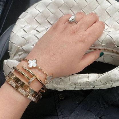 Elegance Nail Pulsera