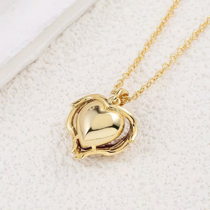 Angel Embrace Rubí Corazón Collar | Oro
