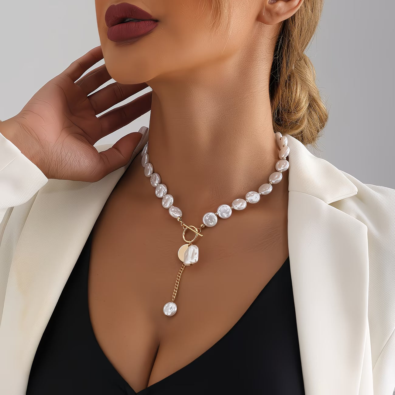 Baroque Perla Toggle Collar