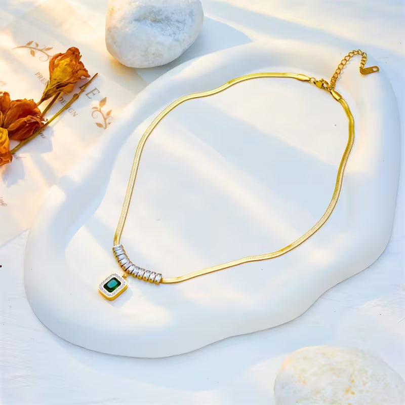 Regalia Prism Esmeralda Collar | Oro