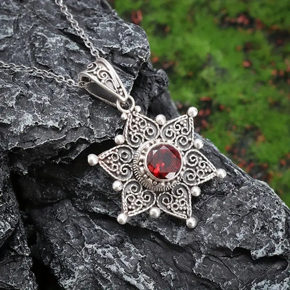 Plata Rubí Star Pendant Collar