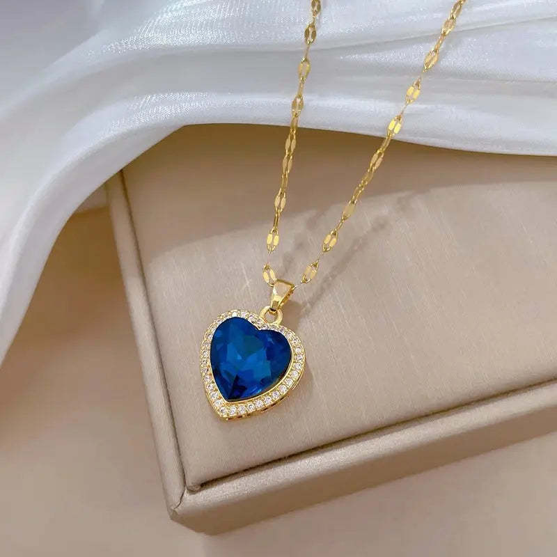 Oro Zafiro Corazón Collar