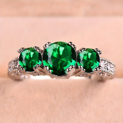 Plata Esmeralda Three-Piedra Anillo