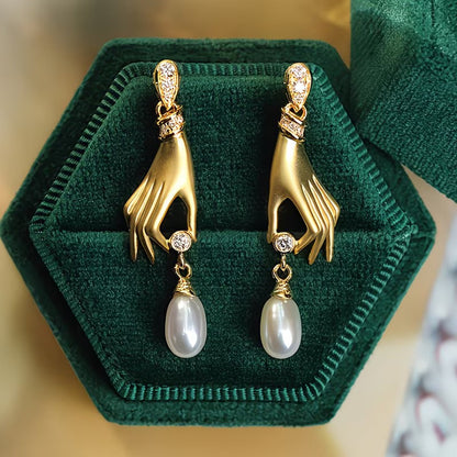 Graceful Hand Aretes de Perlas