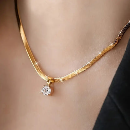 Elegant Rhinestone Pendant Collar | Oro