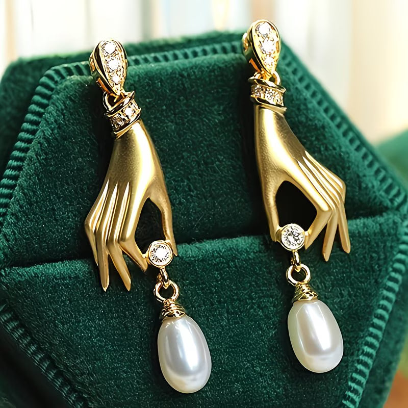 Graceful Hand Aretes de Perlas