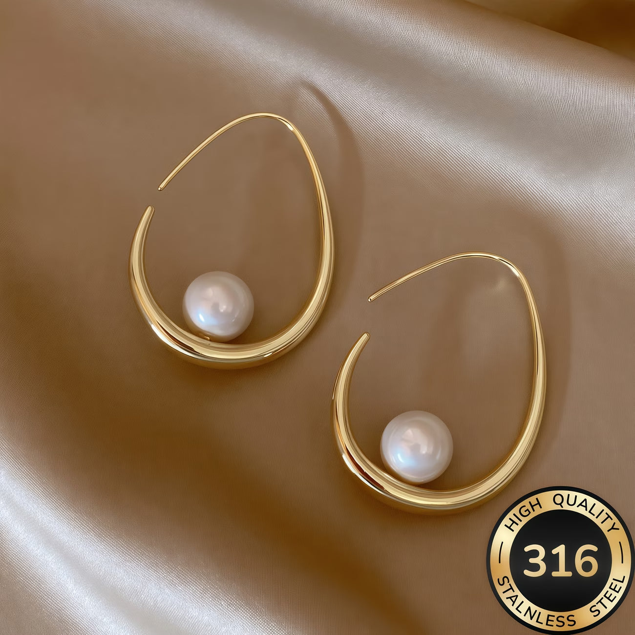 Crescent Perla Aretes de Aro