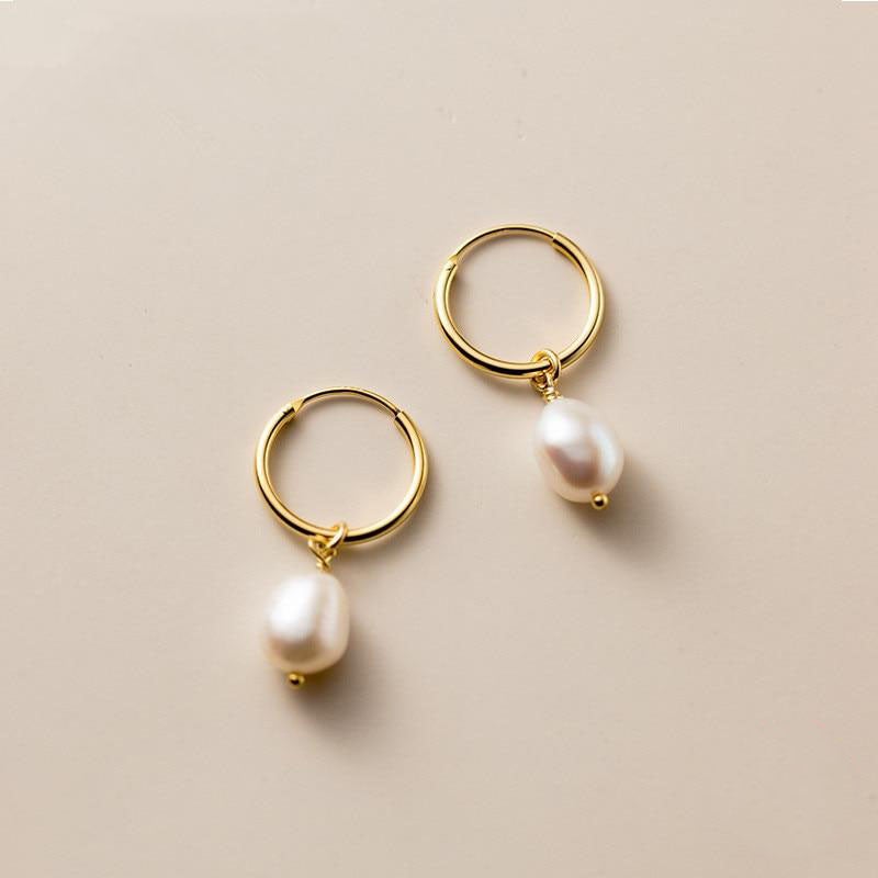 The Classic Perla Aretes de Aro