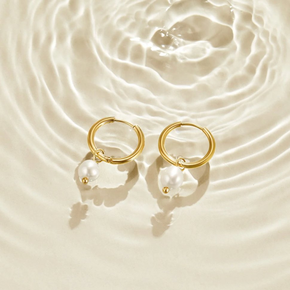 The Classic Perla Aretes de Aro