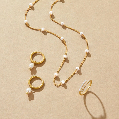 The Classic Perla Aretes de Aro