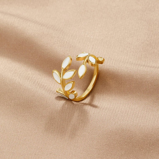 Oro Leaf Motif Anillo