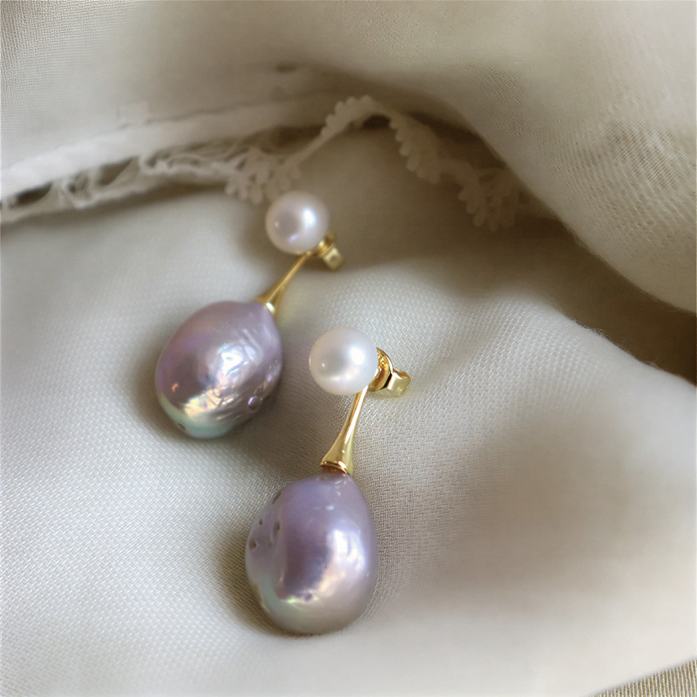Exquisite Lilac Aretes de Perlas