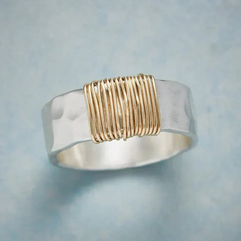 Plata and Oro Wire Wrapped Anillo